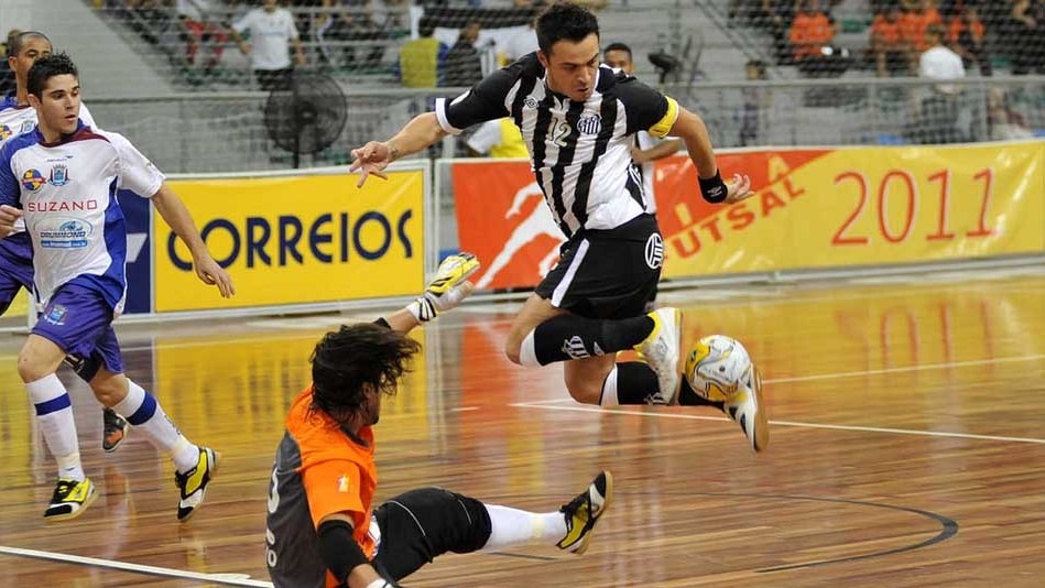 Futsal_Falcao_finta